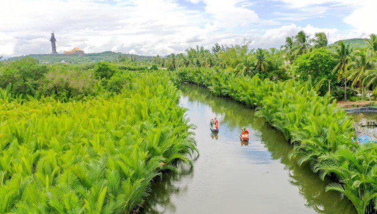 Mặt tiền Mỹ Trà Mỹ Khê đối diện KDL Thiên Mã Sơn, 200m2(9m ngang) SHR, giá 2.7 tỷ thương lượng